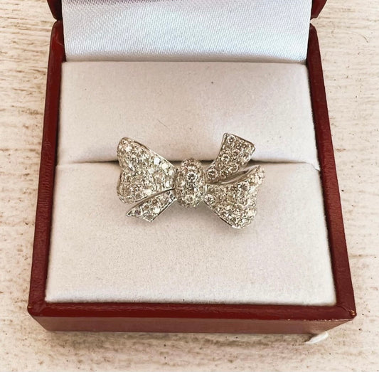 Bow Ring in 18k White gold with Pave diamonds